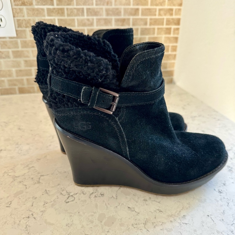 UGG Women's Black Shearling Wedge Boots | Size 8 - Picture 2 of 9